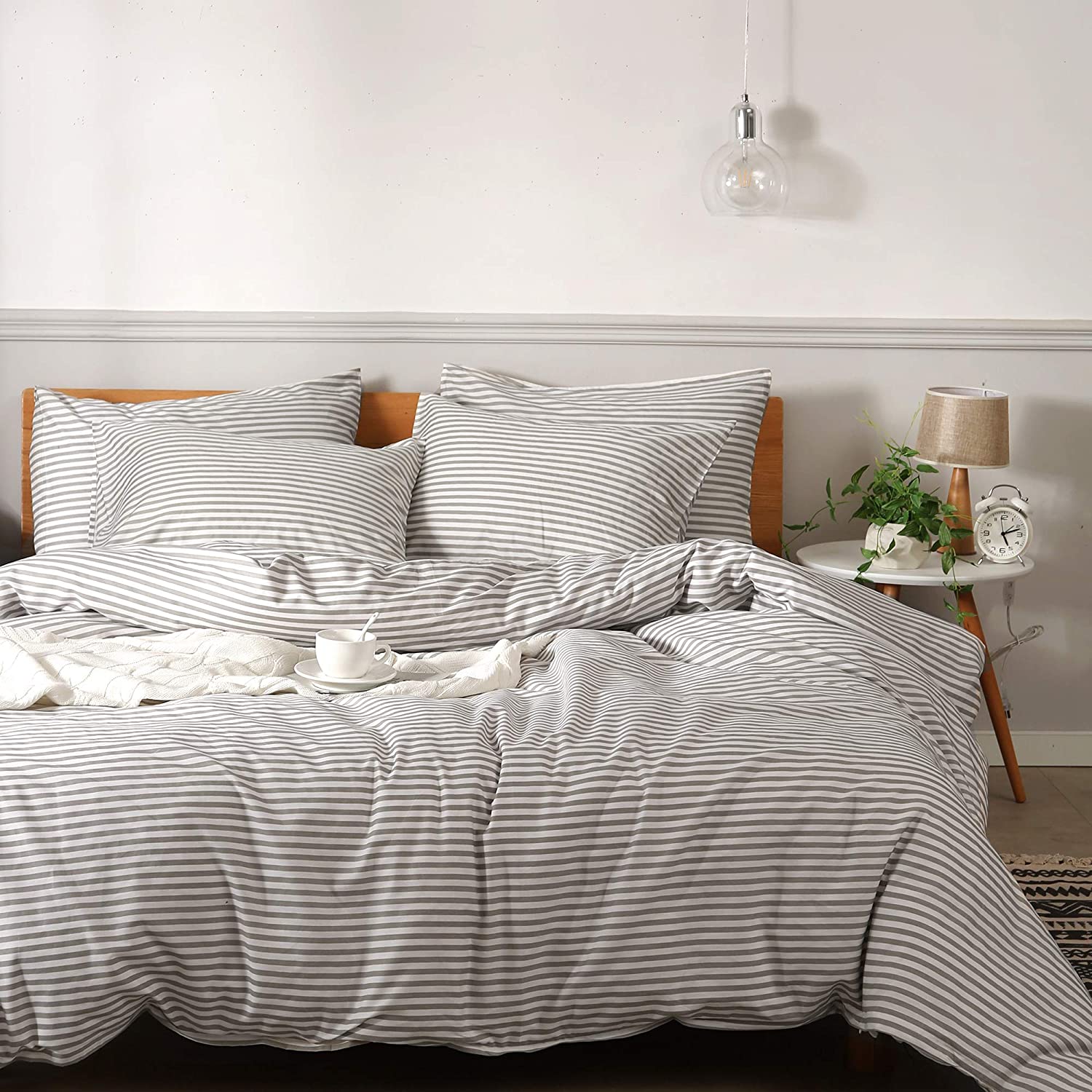 Stripes Pattern Printed Comforter Cover