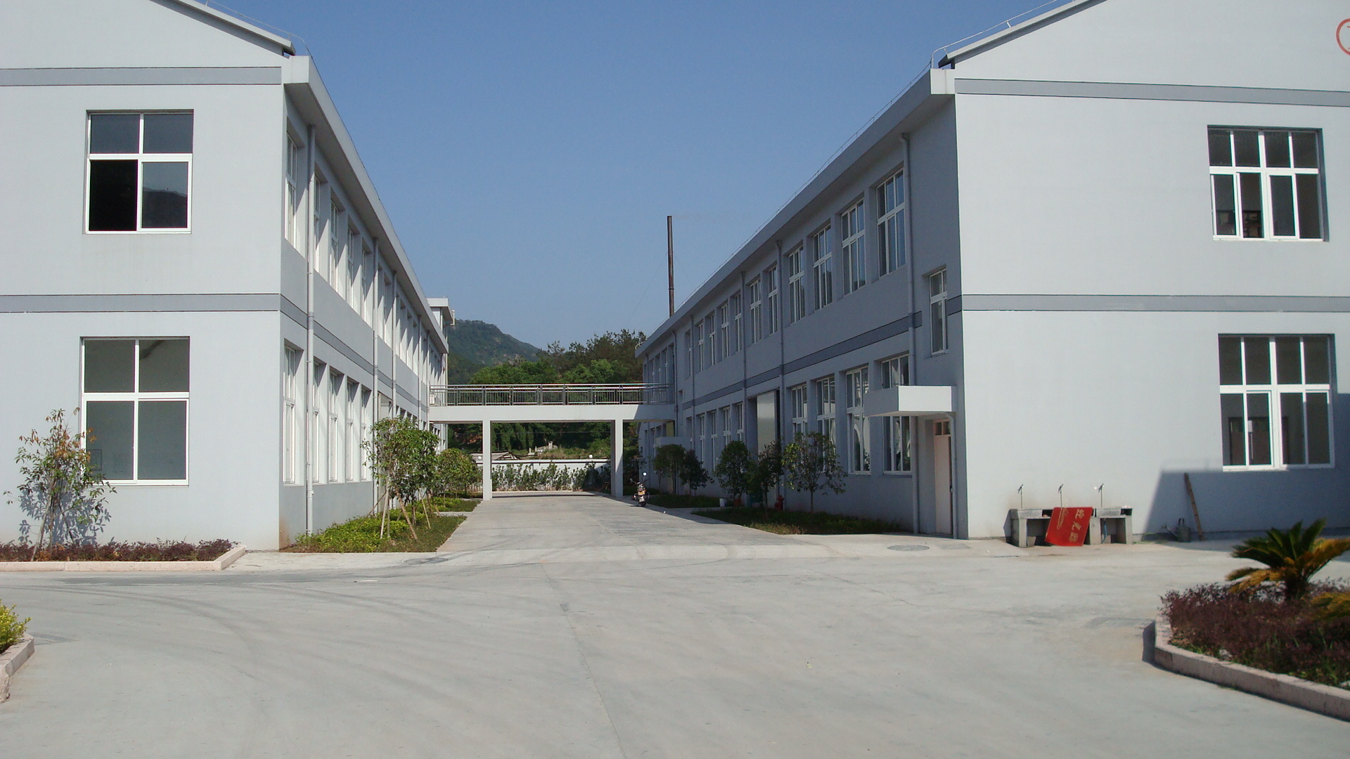 Jinyun County Mulinsen Culture and Sports Supplies Co., Ltd. – liquid glue 2