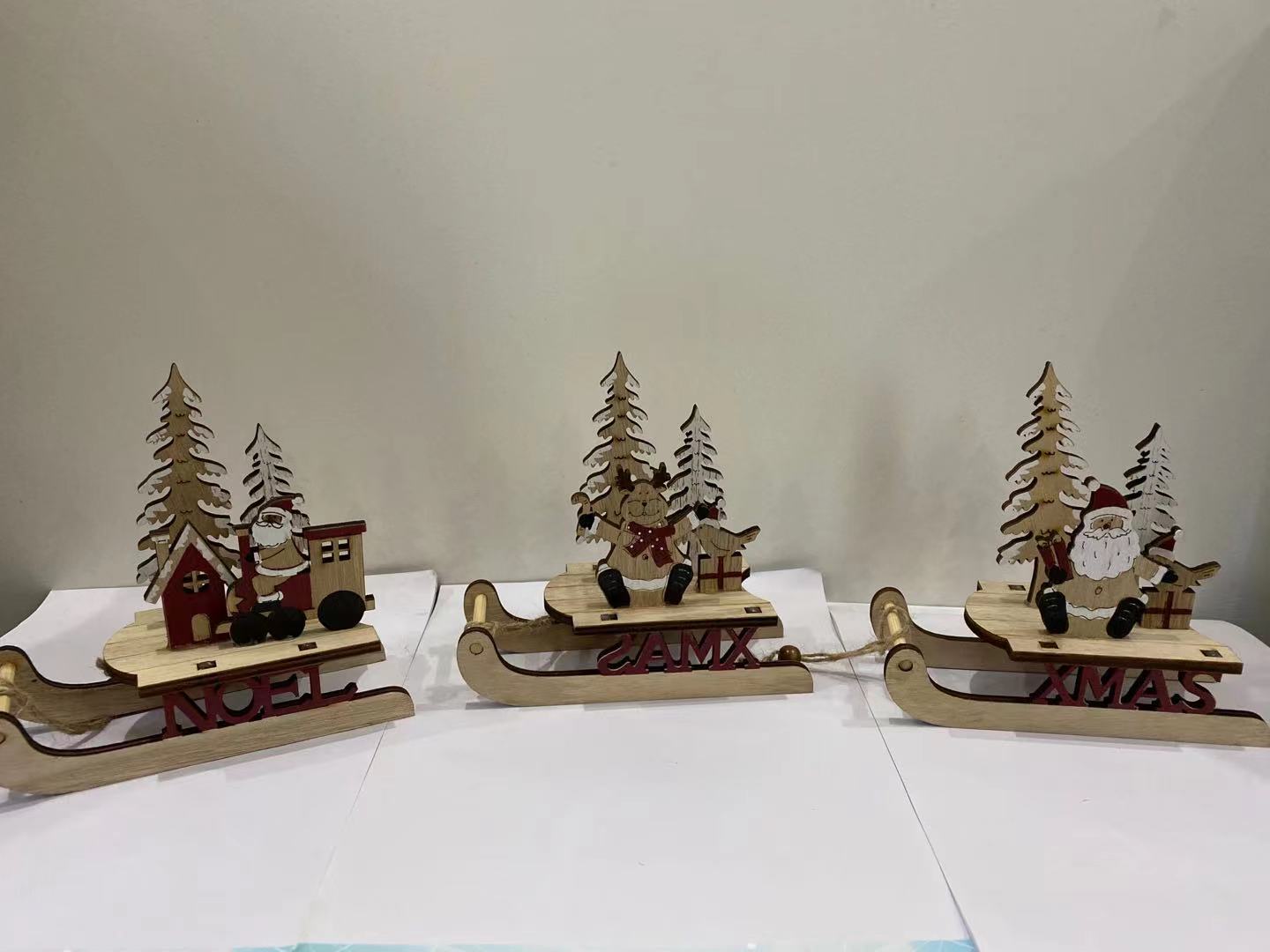 Wooden Christmas crafts tug snowman