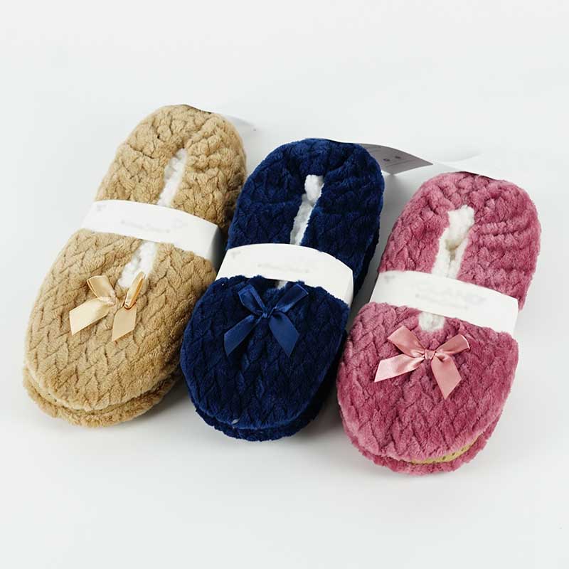 Lady slippers with bow design
