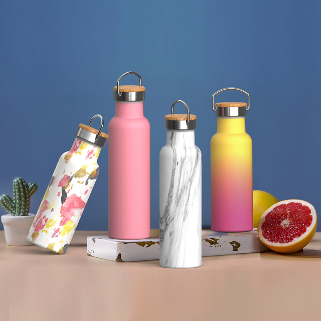 Vacuum bottle with bamboo