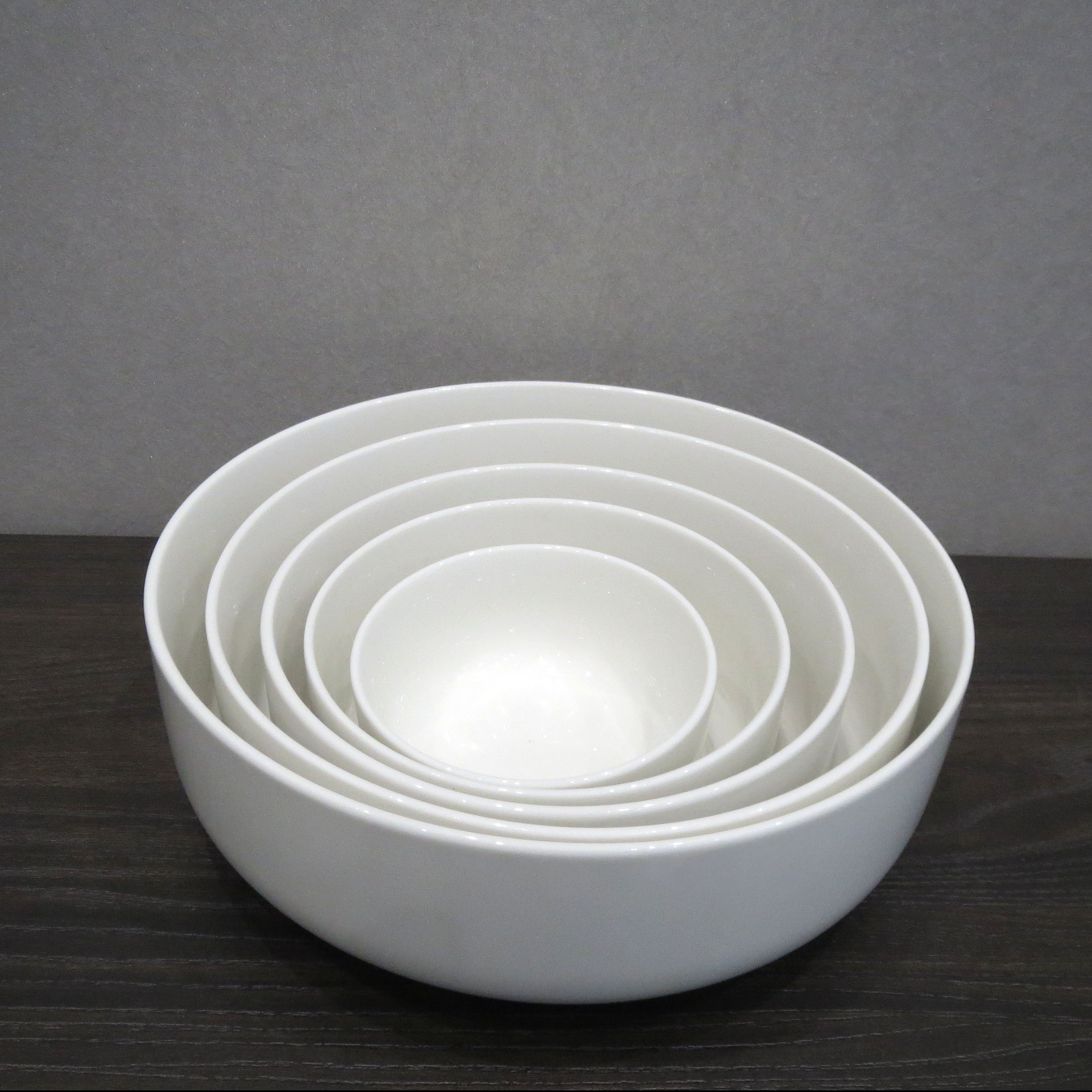 Dinnerware in newbone china