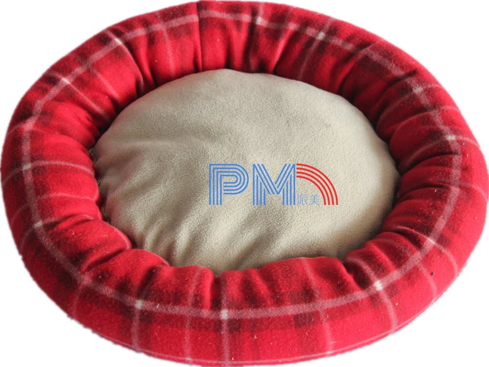 plaid round pet beds