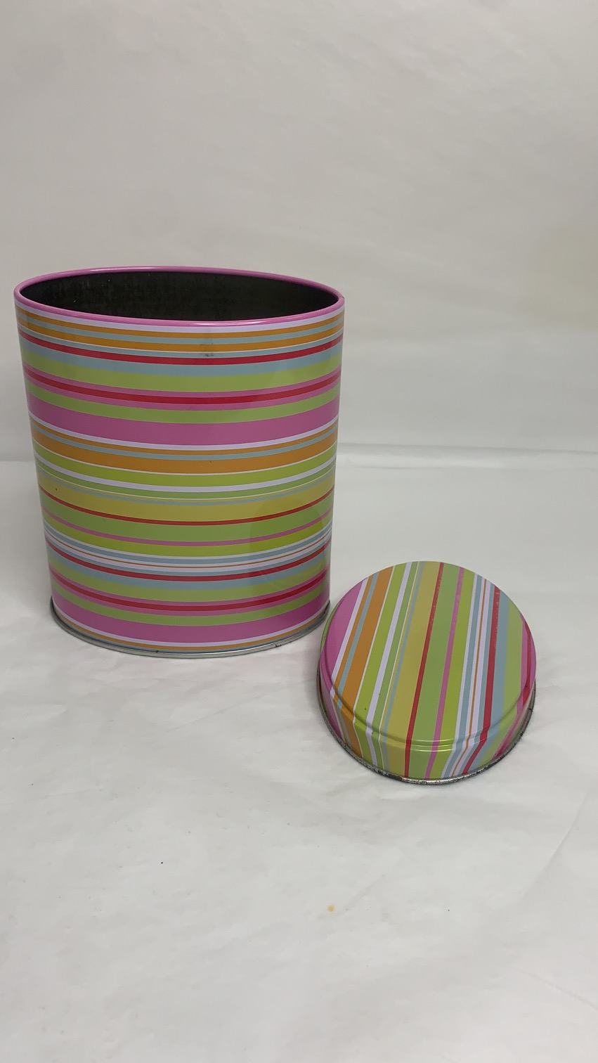 Oval can, candy can, biscuit can, tin packing box.