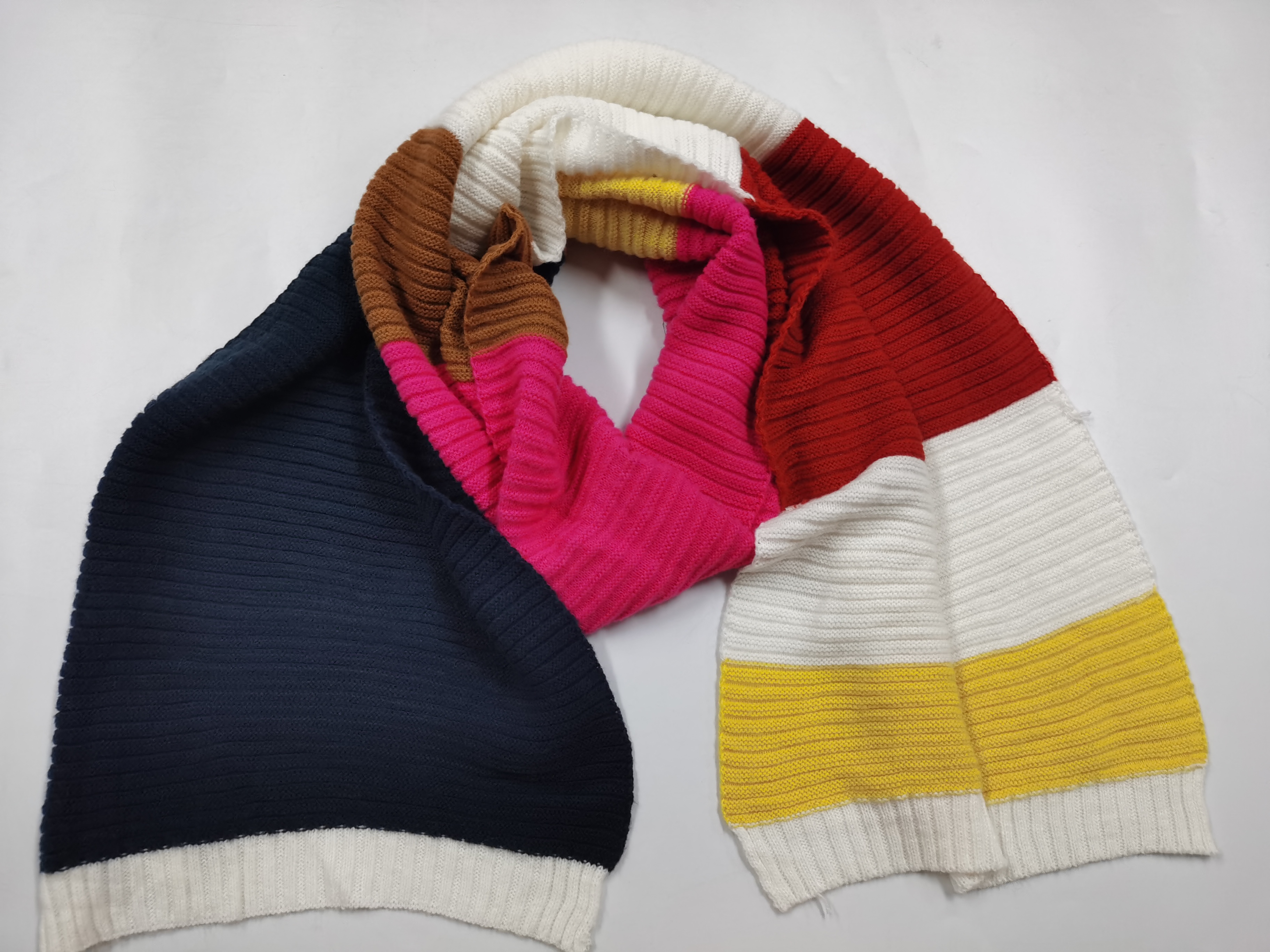 ladies' knitted scarf