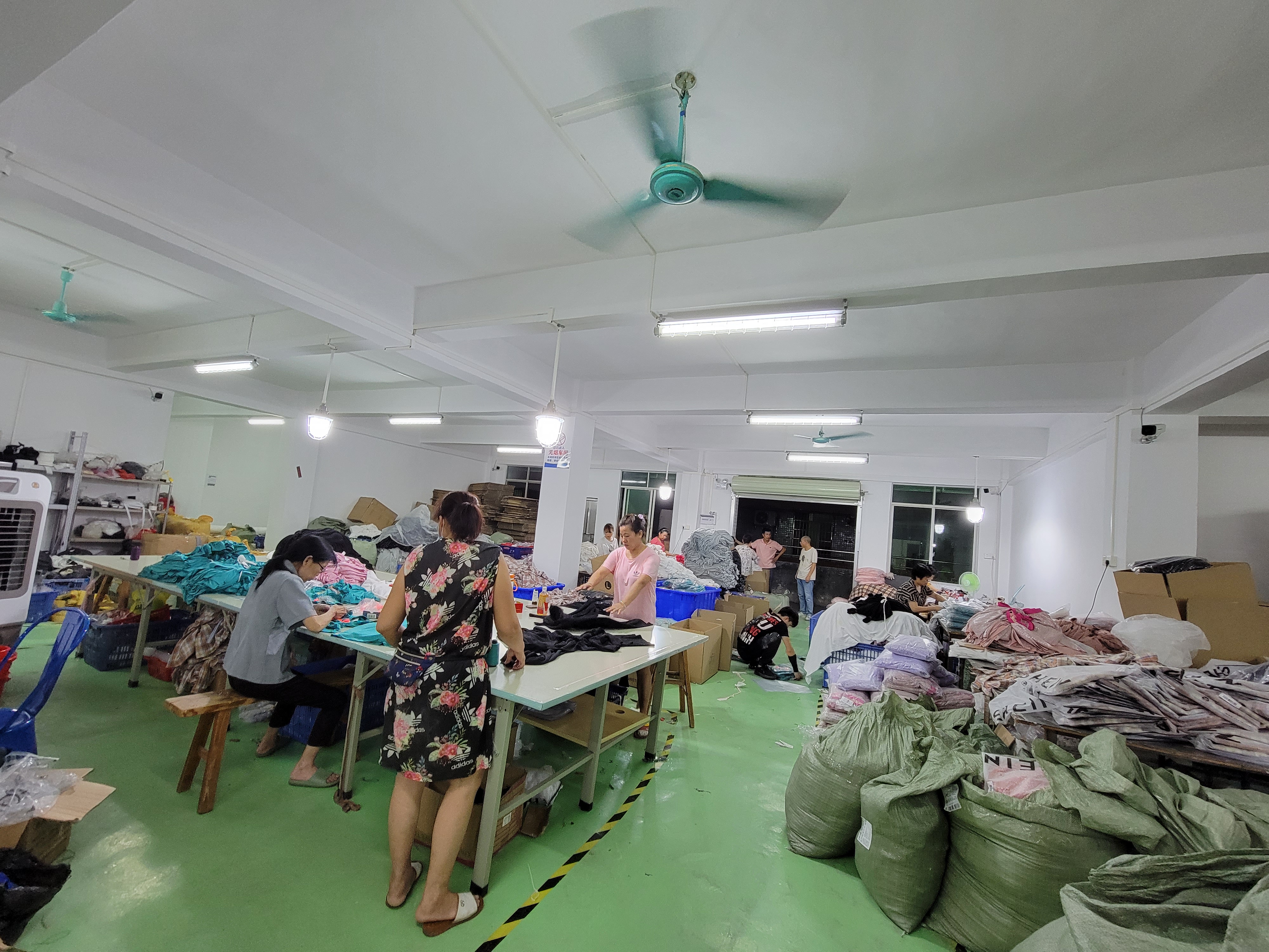 Guangzhou Jiashuya Clothing Co., Ltd. – women's pants 3