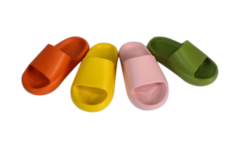 Eva Women's Slipper
