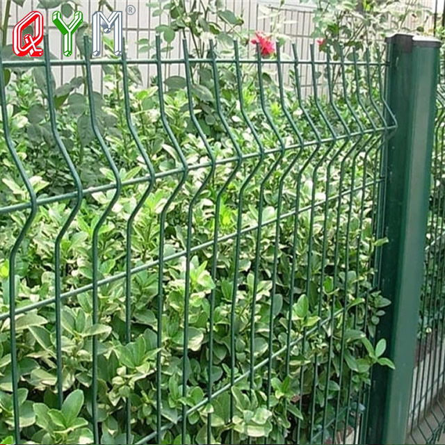 Welded mesh fence
