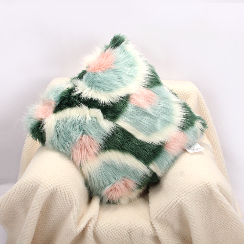fake fur pillow