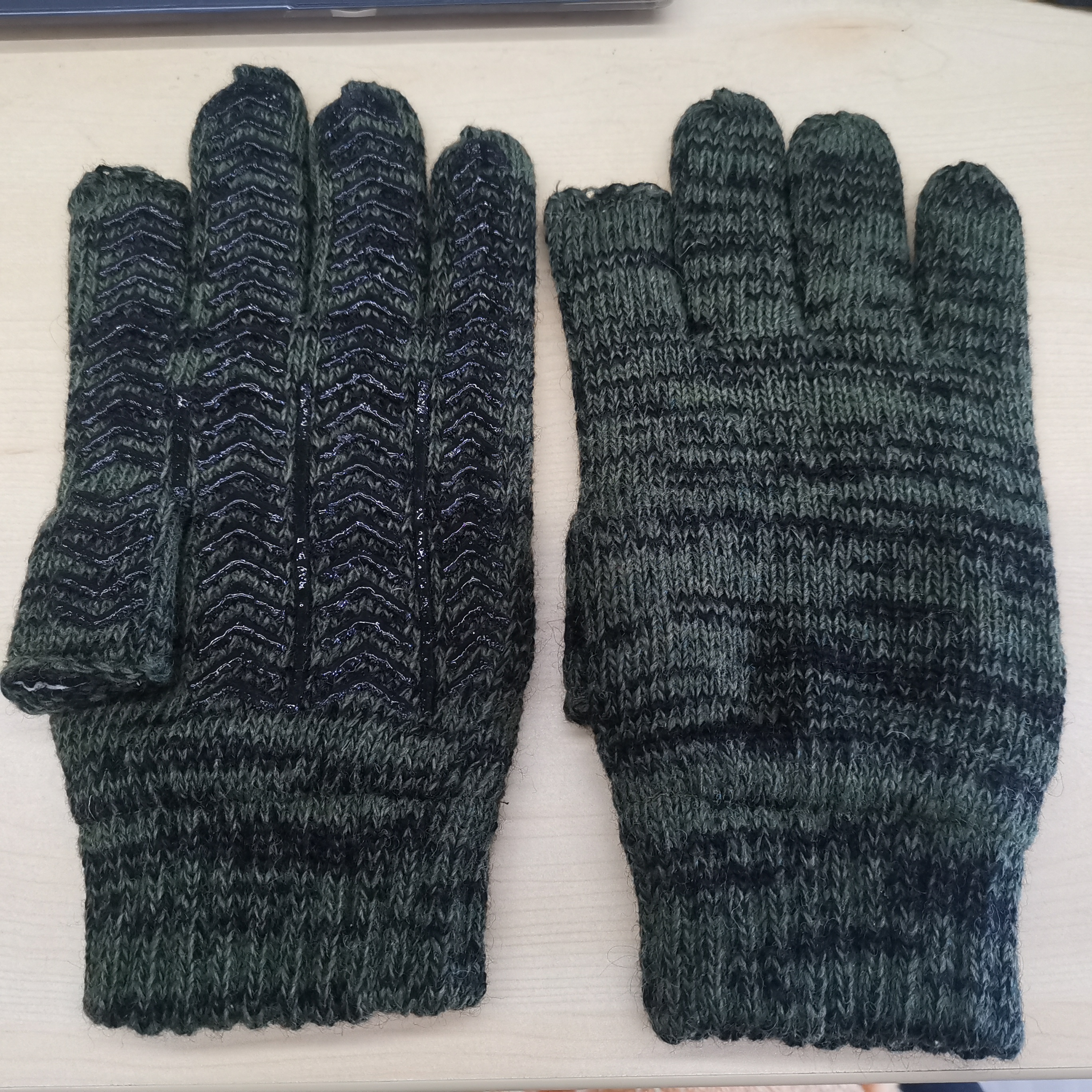 wool knitted winter gloves