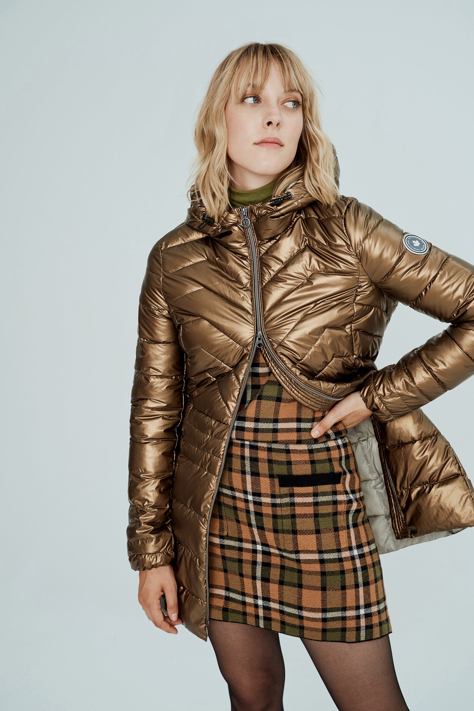 Ladies light weight mid-length puffer with diamond quilting