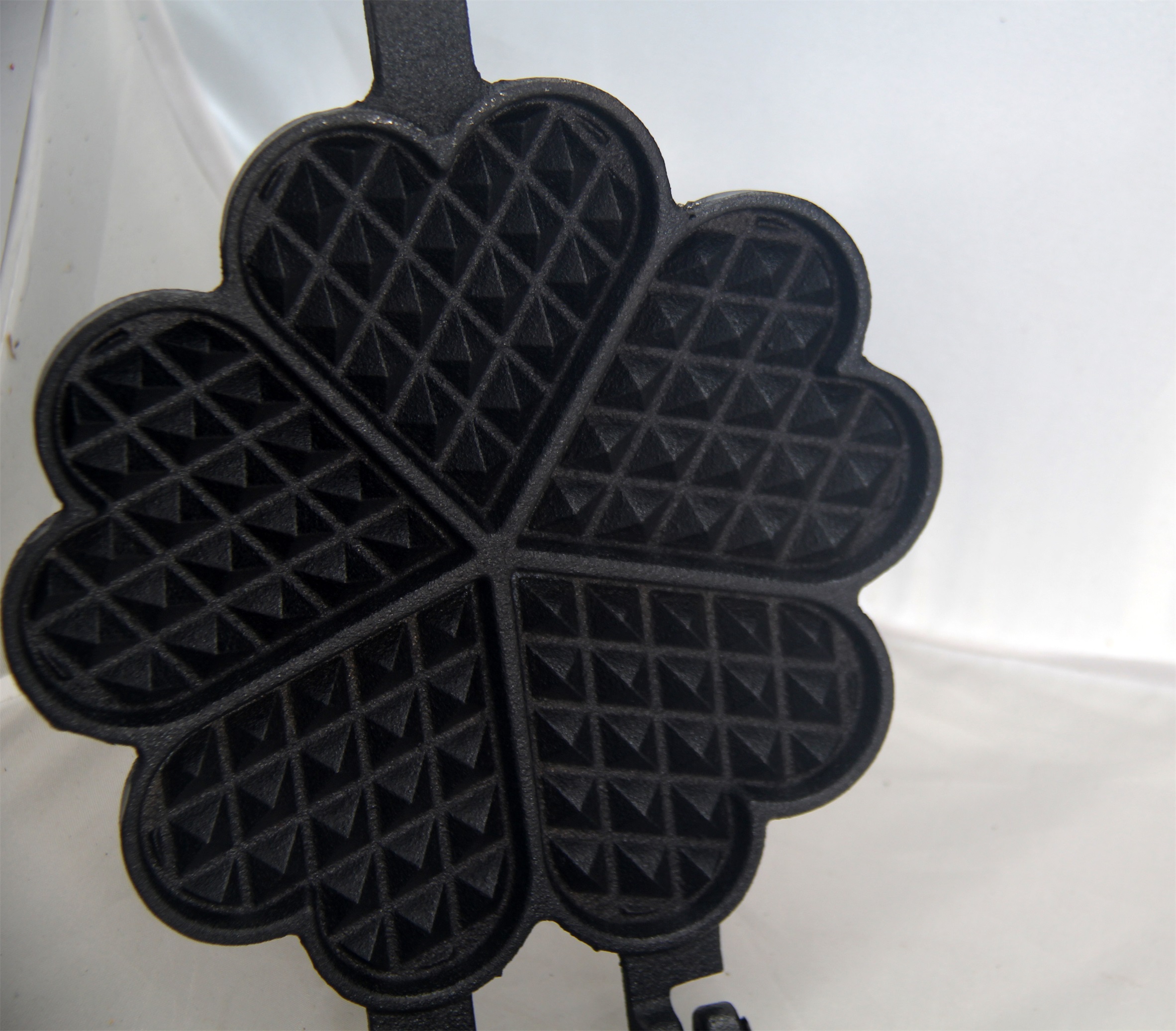 Cast iron waffles pan