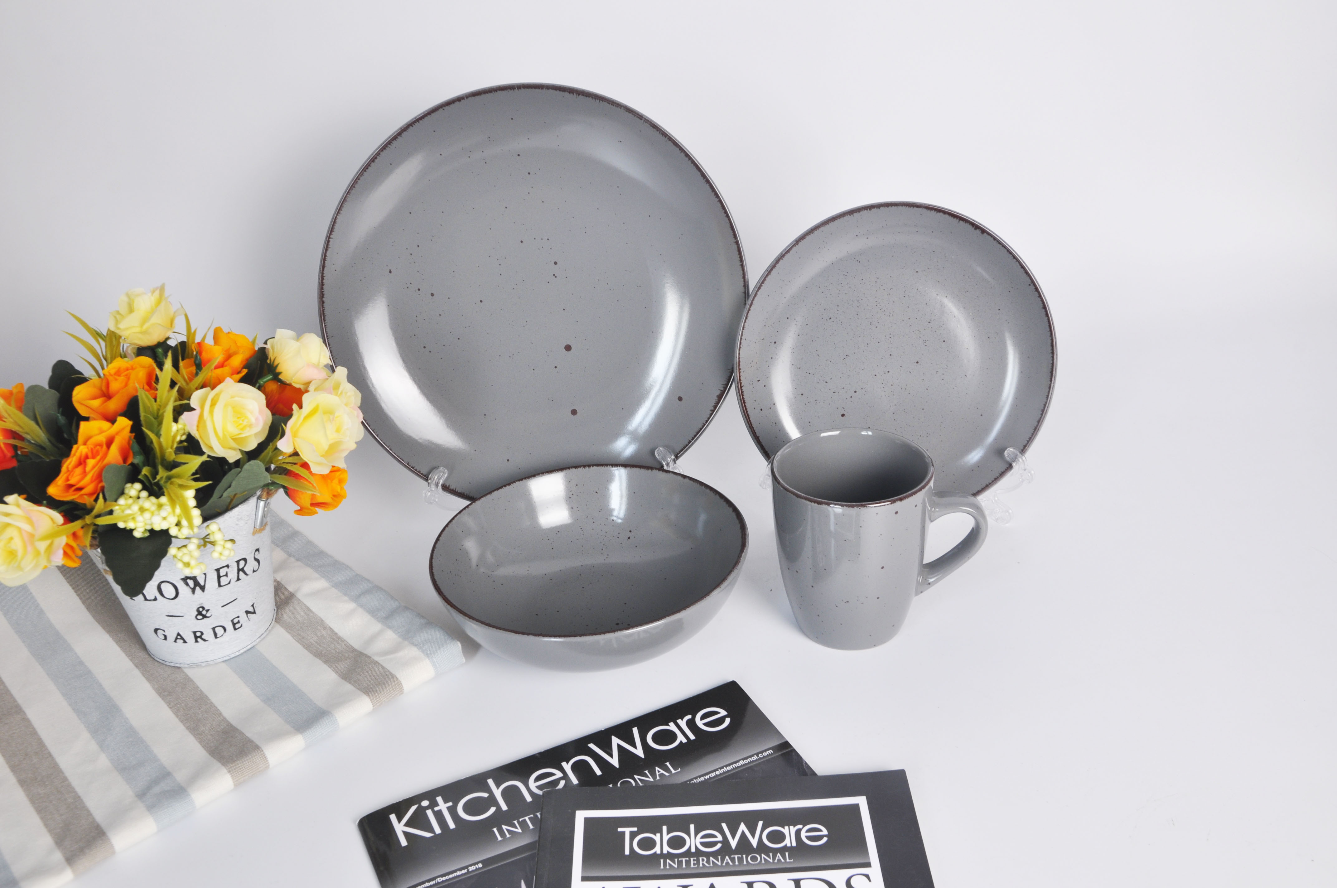 Color glaze 16 ceramic tableware set Color glaze sesame dot dinner set