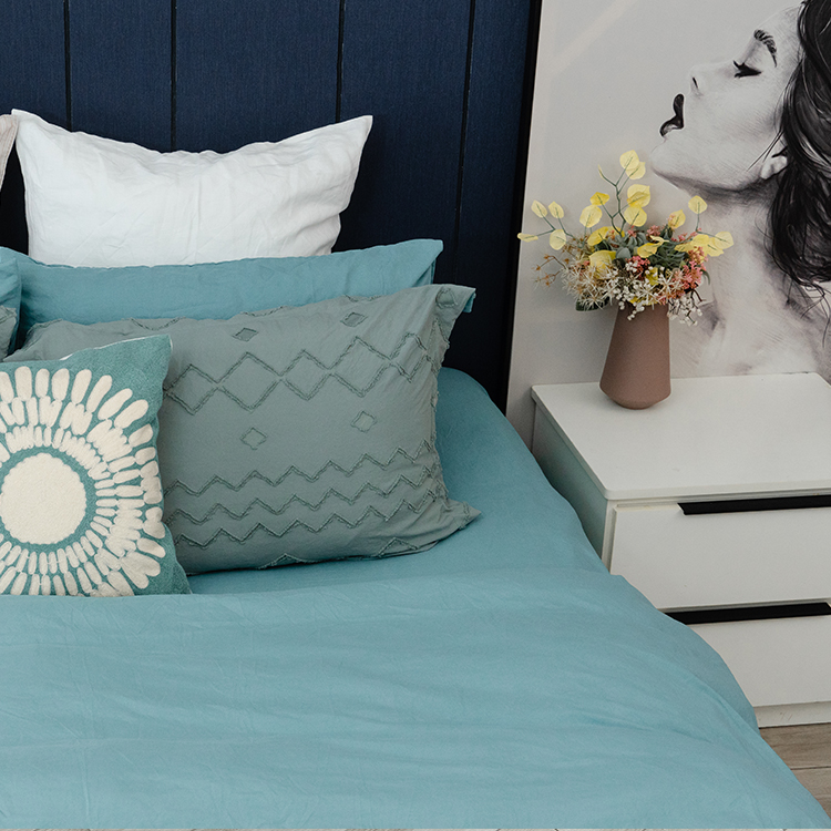 Polyester Clipped Jacquard Queen Size Duvet Cover Set