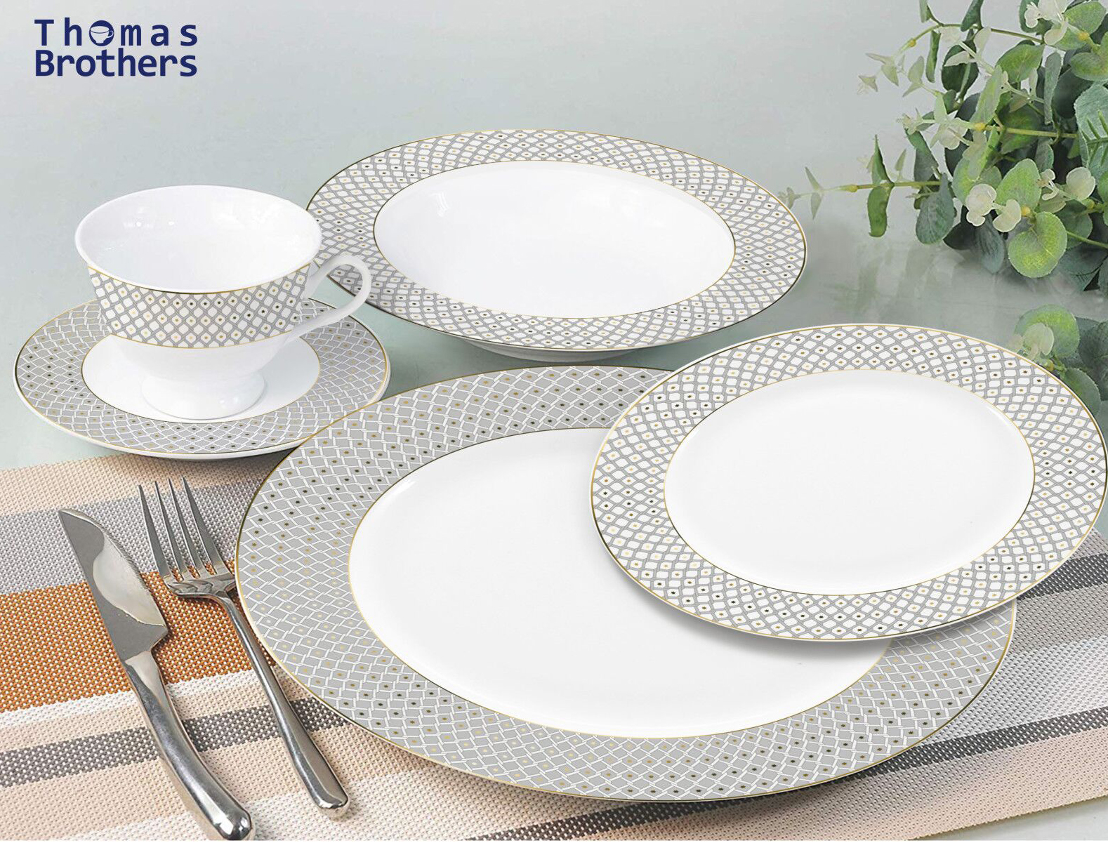 Superwhite newbonechina wth gold decal