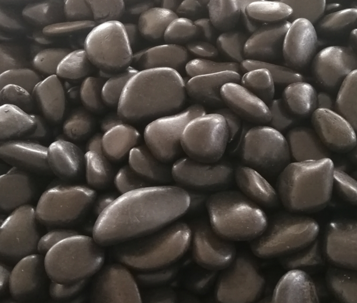 Wholesale Hot selling Natural Black color polished pebble stone for garden and landscape
