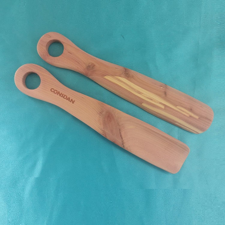 Customized cedar wooden shoe horn