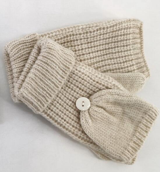 knitted gloves