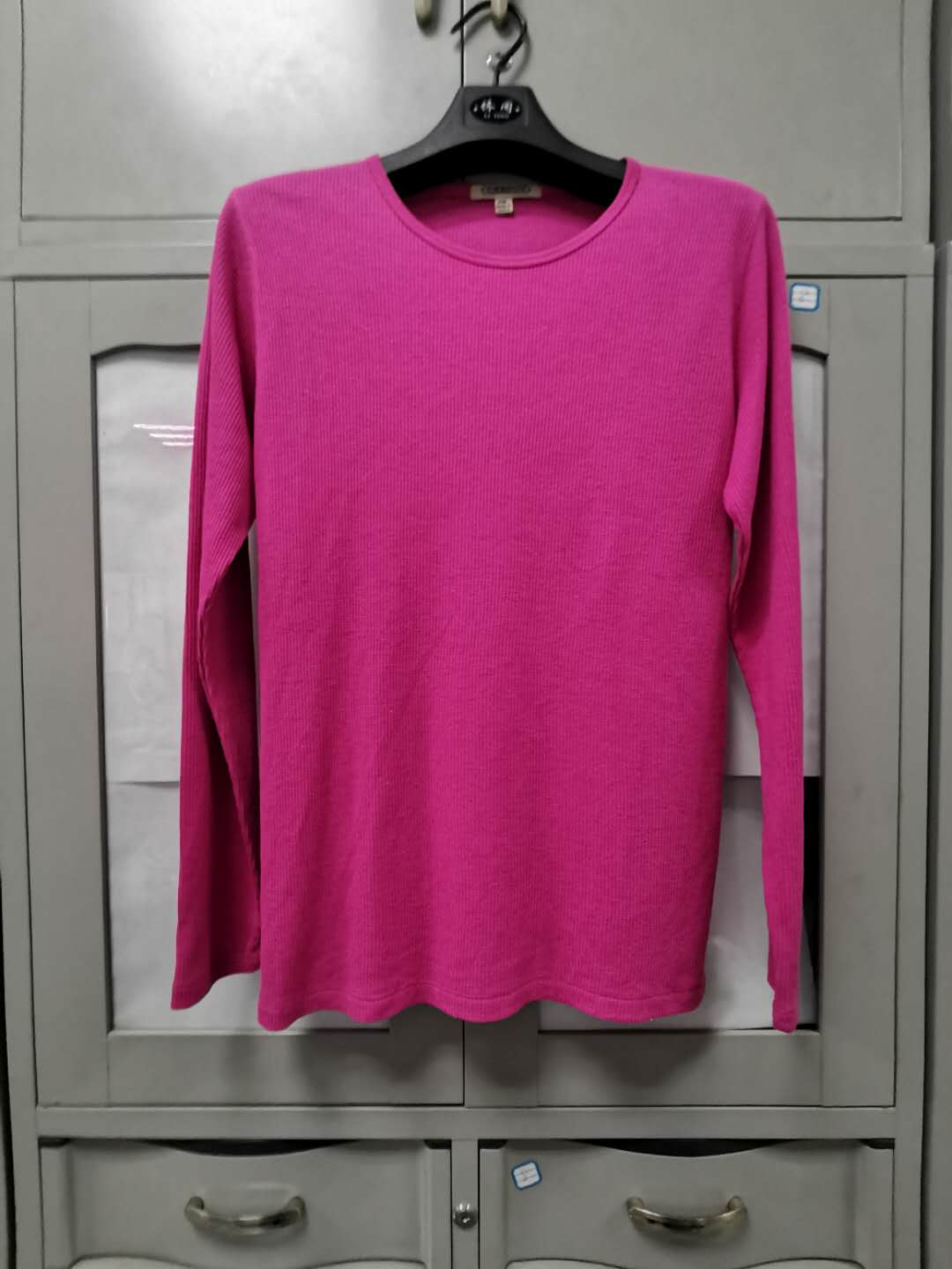 Lady's knitting base shirt