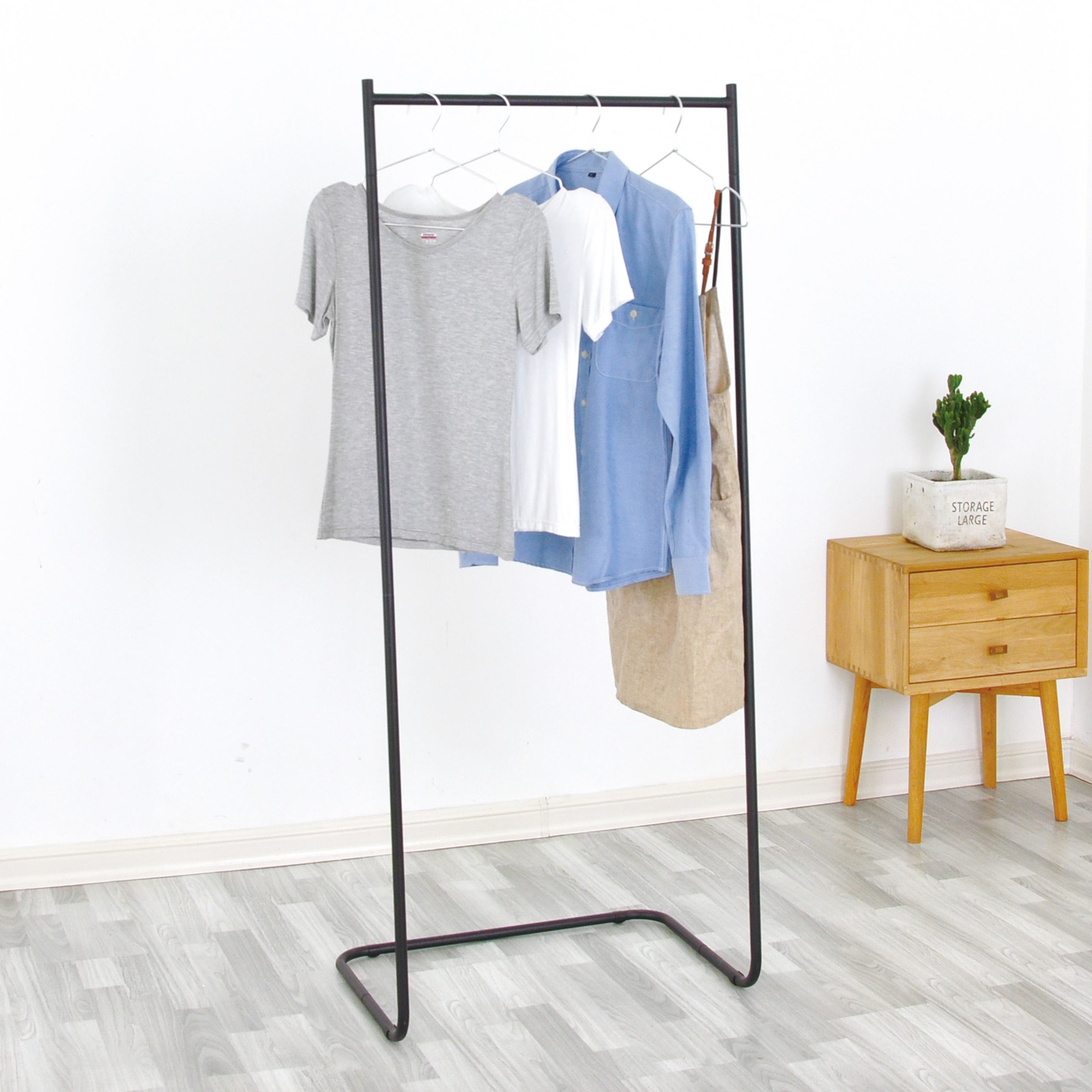 Clothes hanger