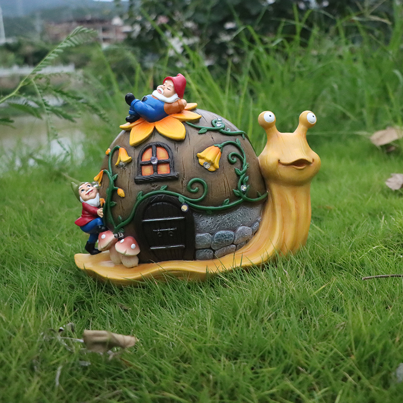 Custom resin figurine garden sets snail dwarf gnome solar panels lights garden decoration animal garden ornaments