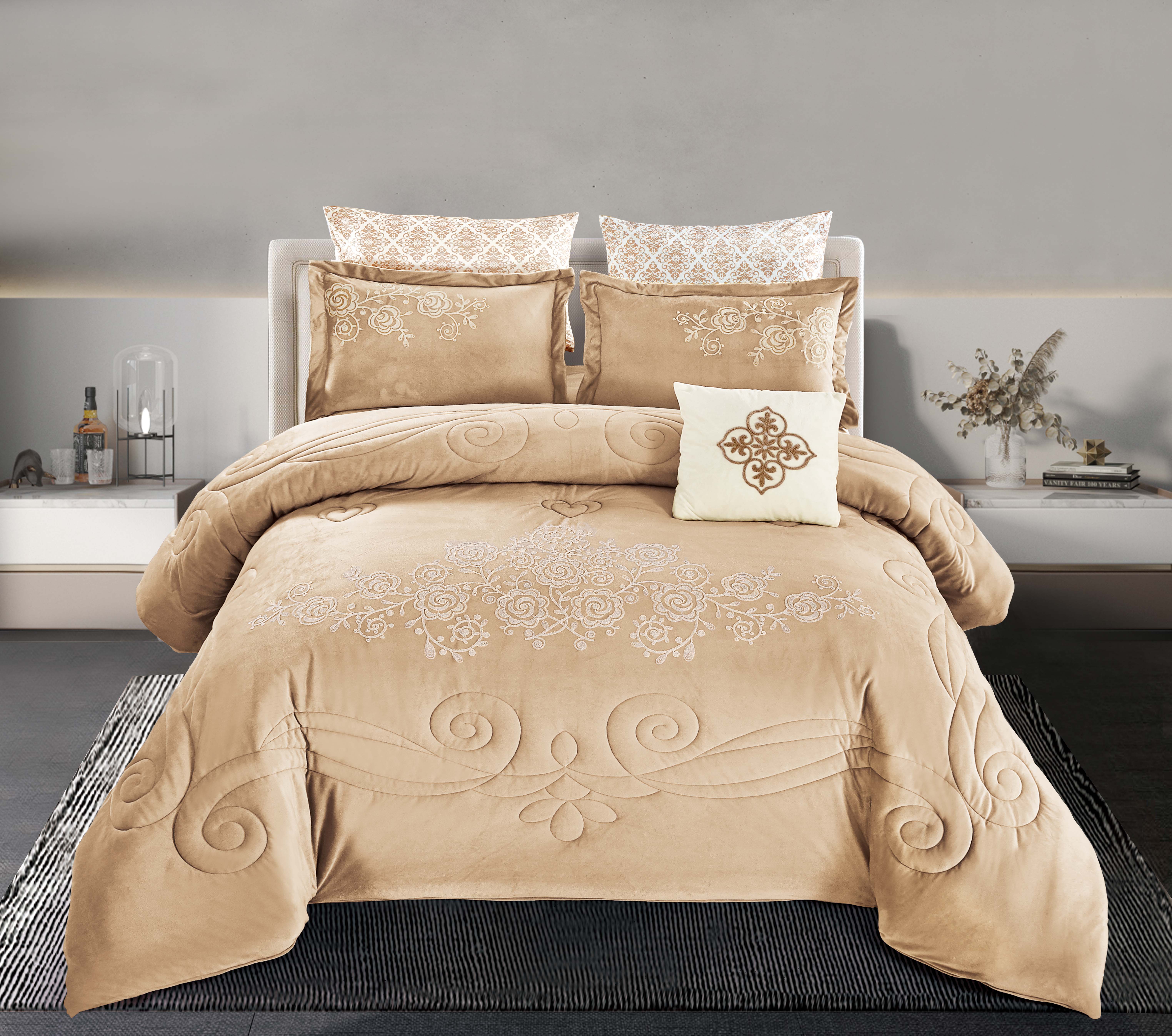 Crystal velvet quilt multi-piece set with embroidery quilting new design