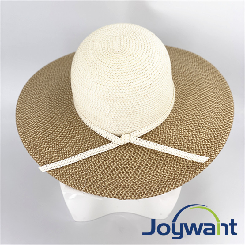 Classic two-tone wide-brimmed hat