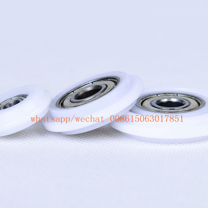 Wardrobe roller