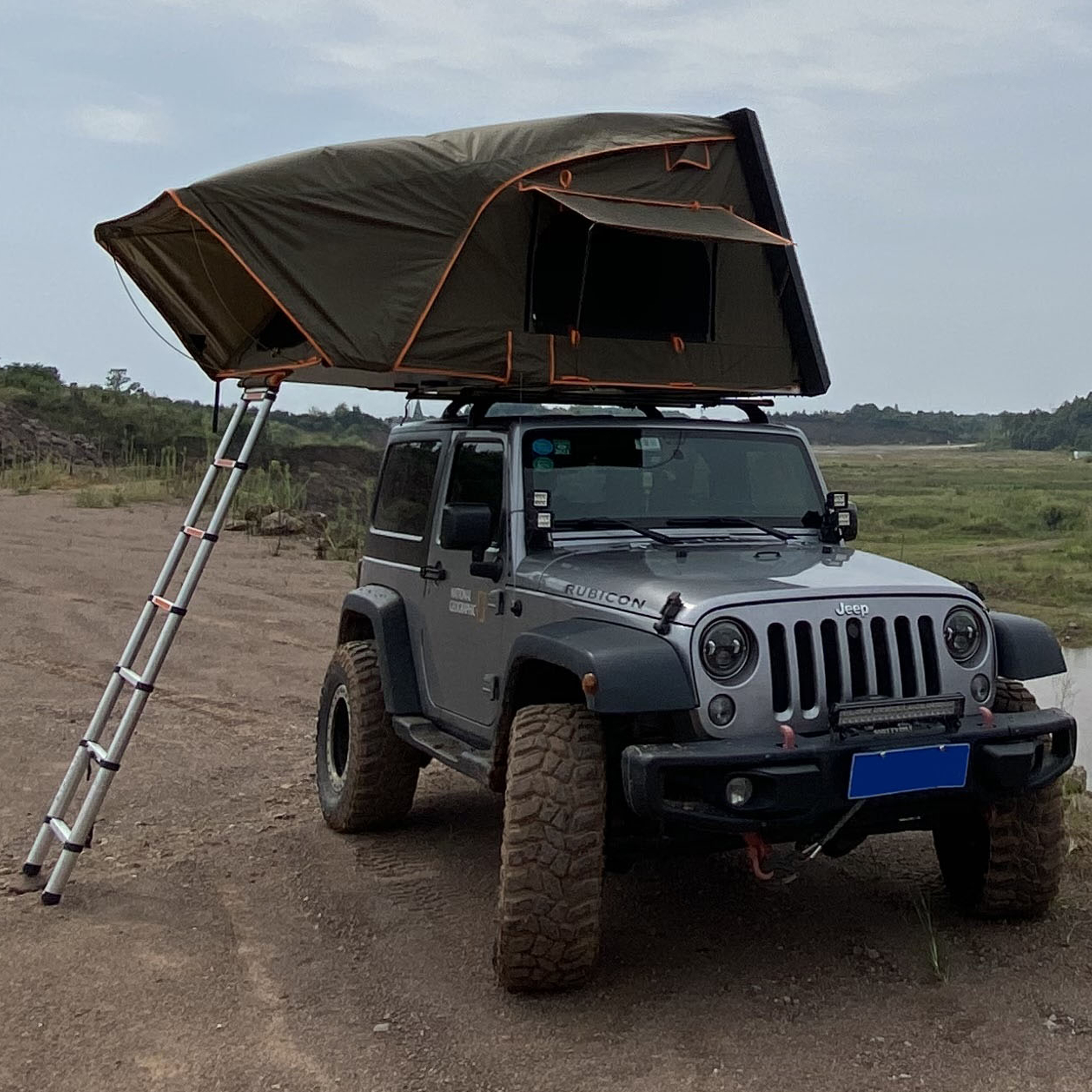 2-4 Person 4x4 Off Road Camper Hard Shell Roof Top Rooftop Car Camping Trailer Family Tent