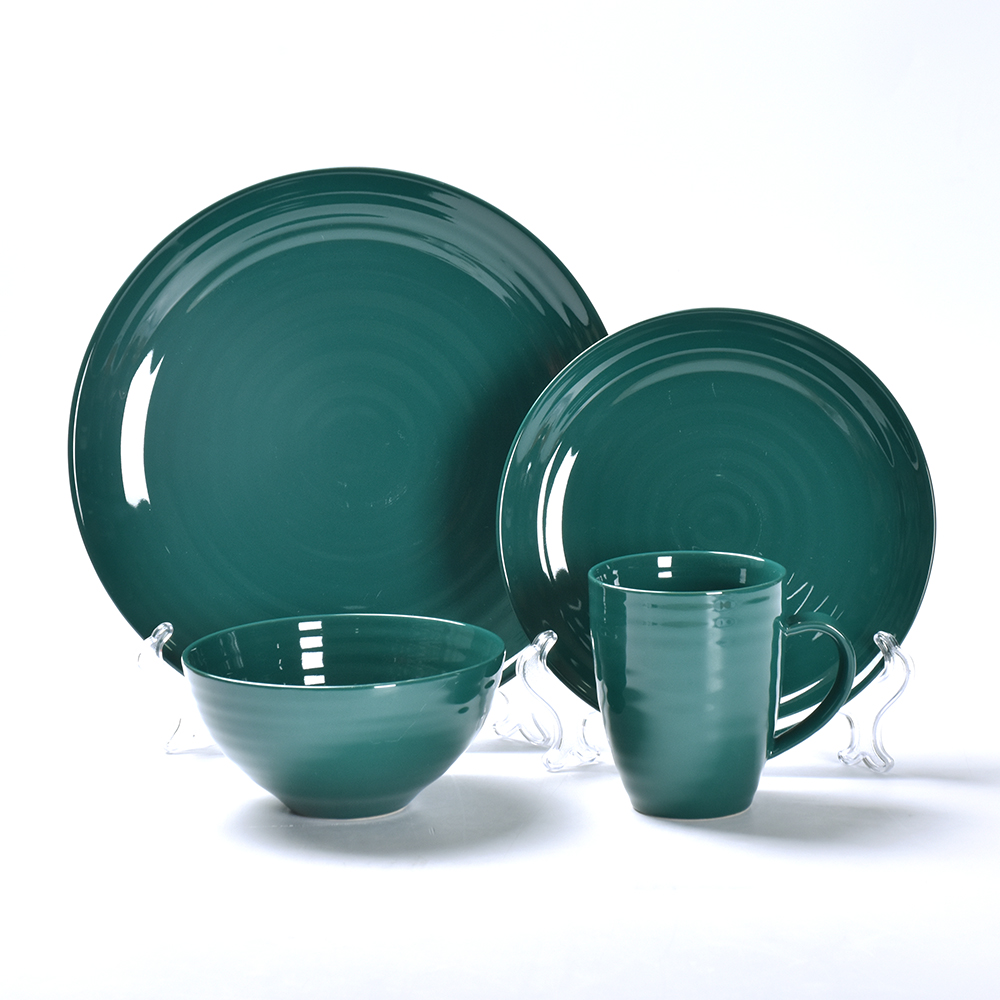 A Set of 4 Hot selling custom fashion style restaurant ceramic tableware set