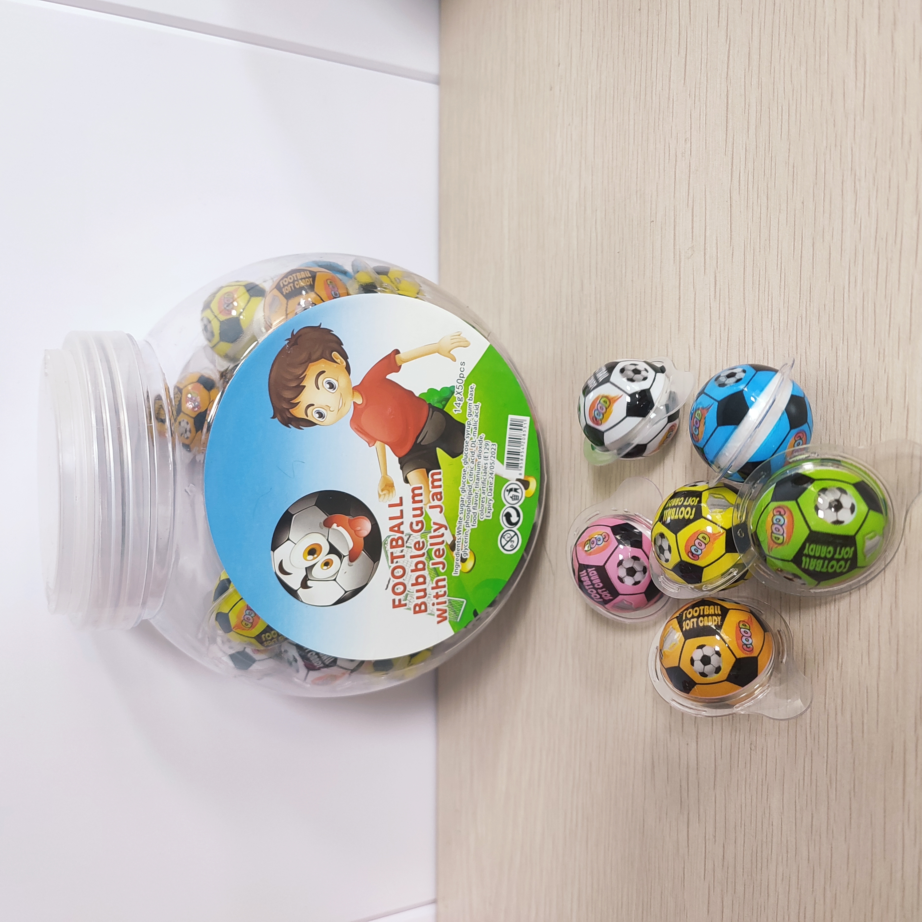 New arrival Football shape bubble gum with jelly jam fruit jam bubble gum