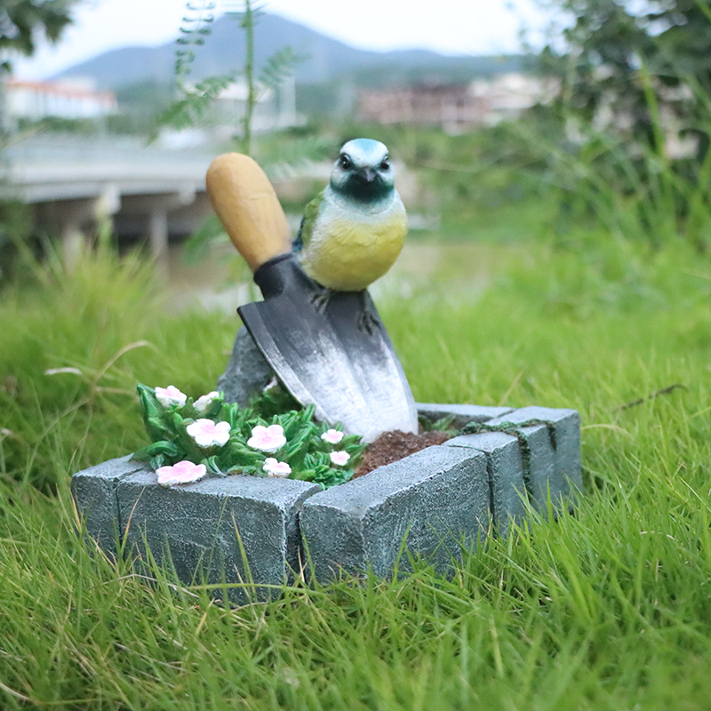 Custom simulated garden scene shovel bird animals garden decoration animal ornaments crafts figurine