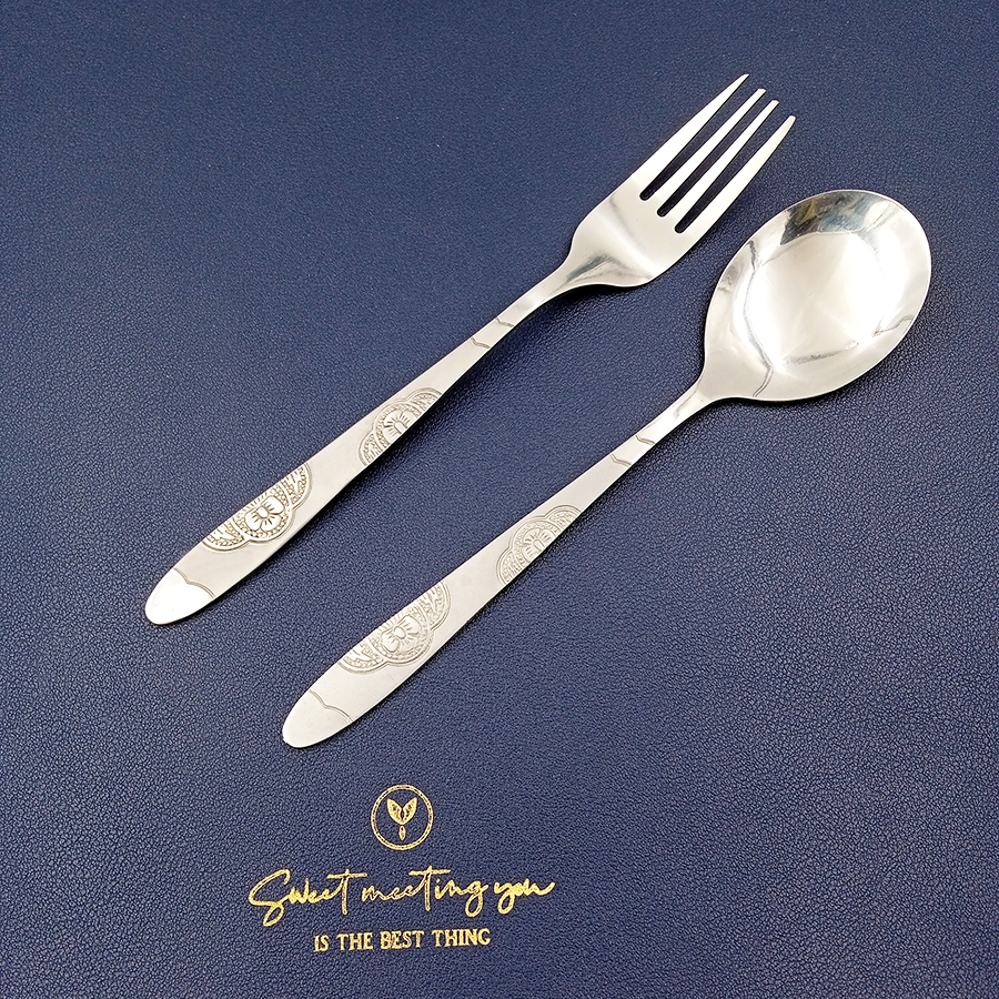 2 pieces stainless steel spoon and fork with sandblast hanle