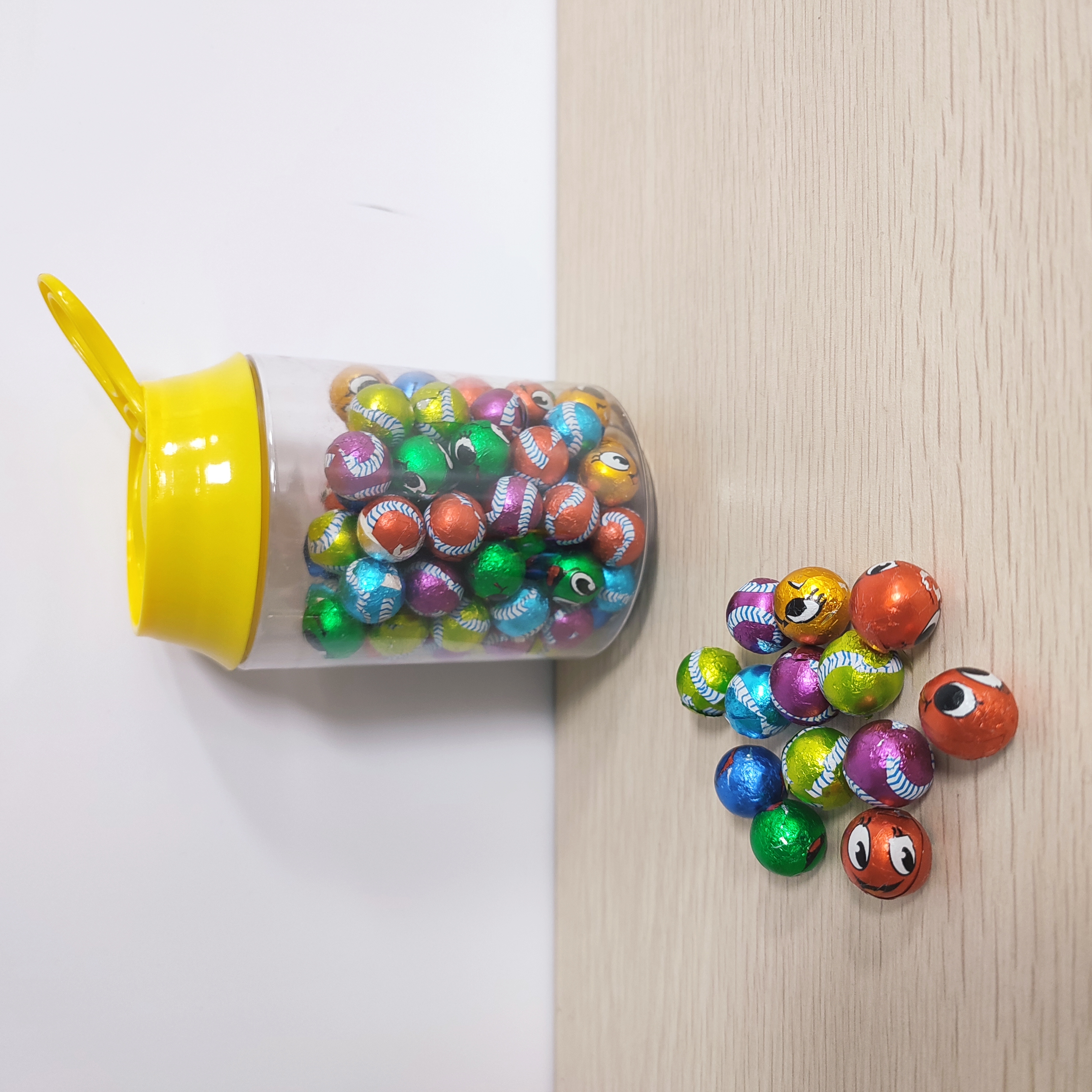 Colorful Sweet Chocolate Ball chocolate bean Candy