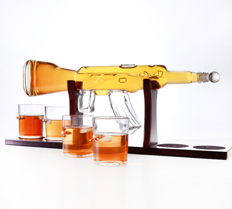 High Borosilicate Glass Exquisite Rifle Shape Whiskey Decanter With 4 Whisky Glasses Set For Vodka Liquor Brandy