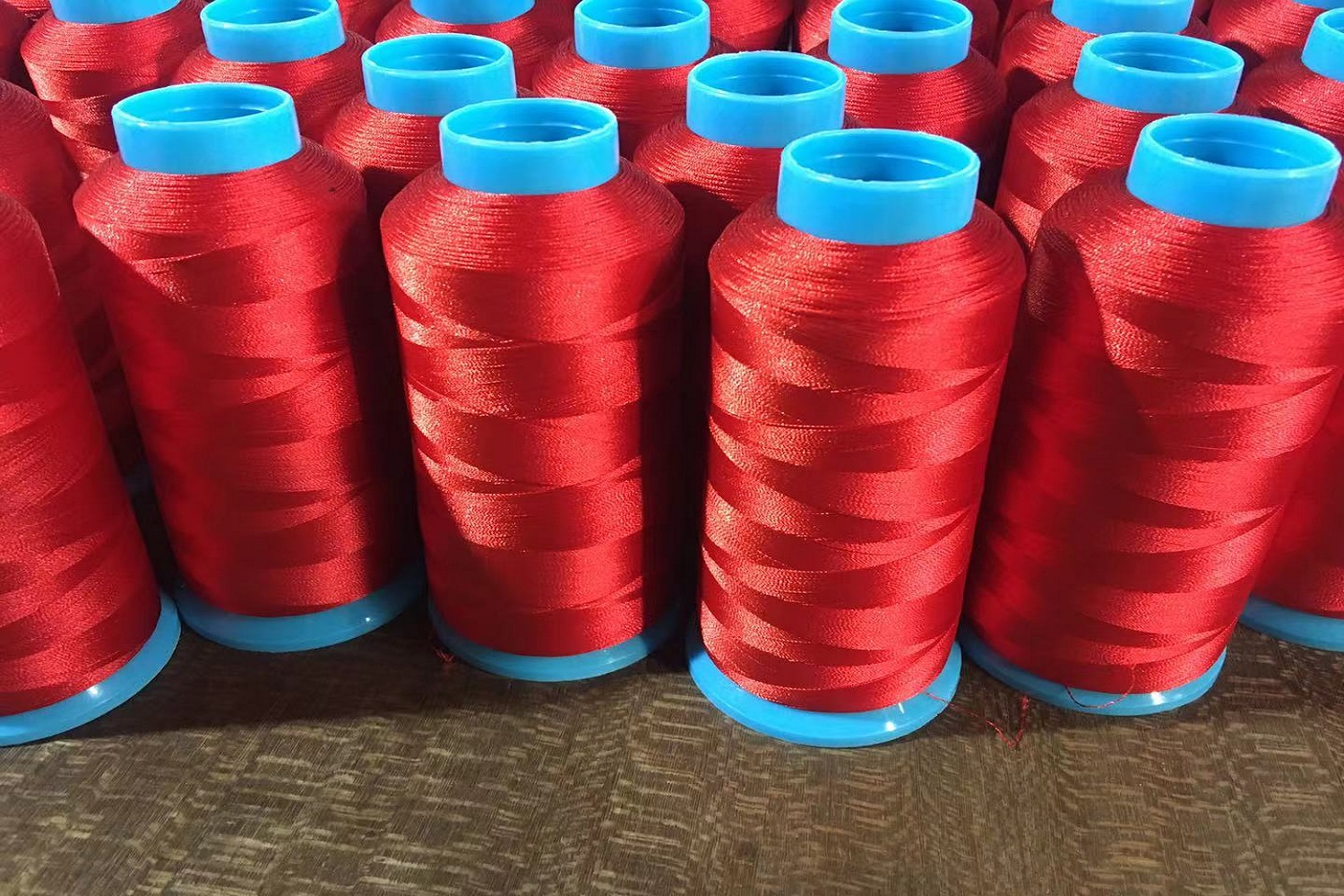100% Polyester Embroidery Thread 108D/2 120D/2 150D/2 4000Y