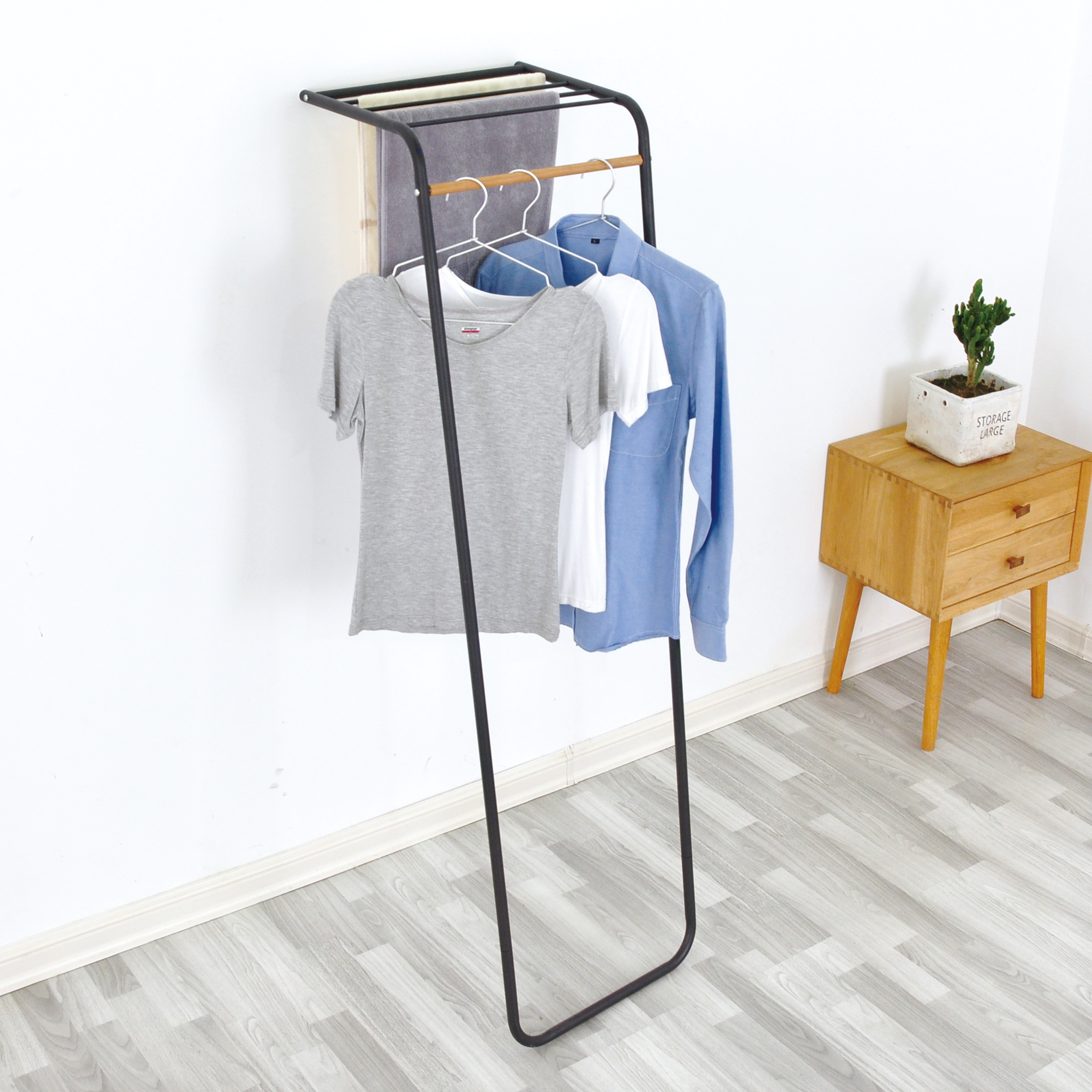 Clothes drying rack