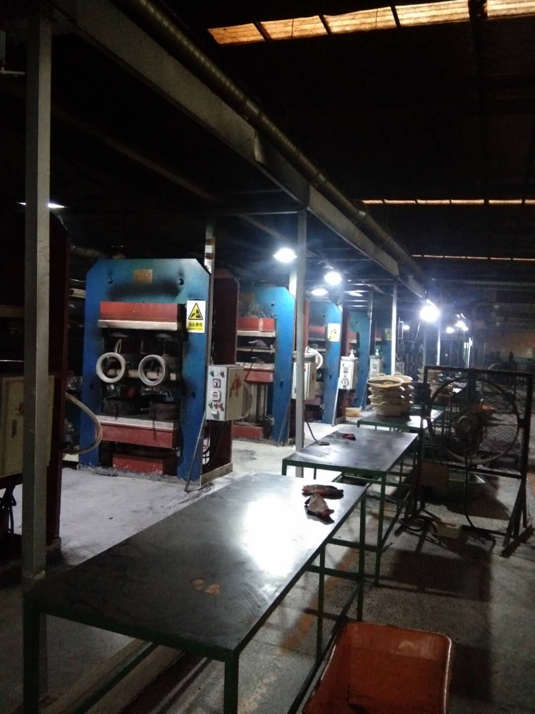 Qingdao Qinxing Industrial and Trade Co., Ltd. – trolley 1