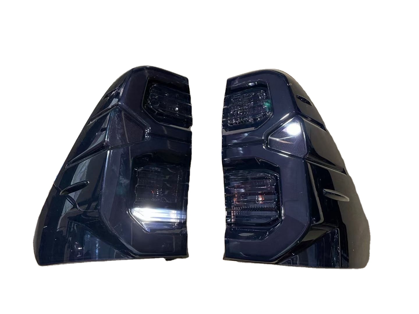 Car tail lamp For TOYOT REVO(2016-2018)UPDATE TO ROCCO 2020