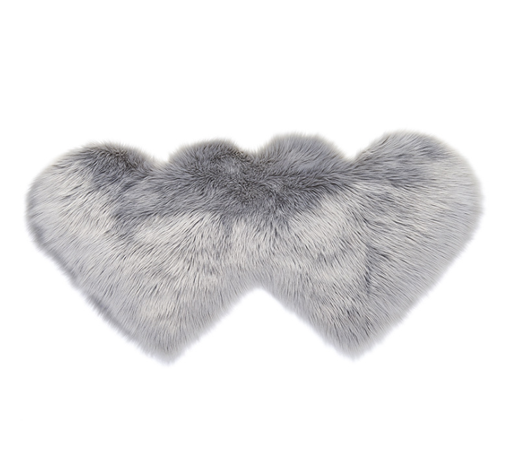 Heart-shaped Faux Fur Rug