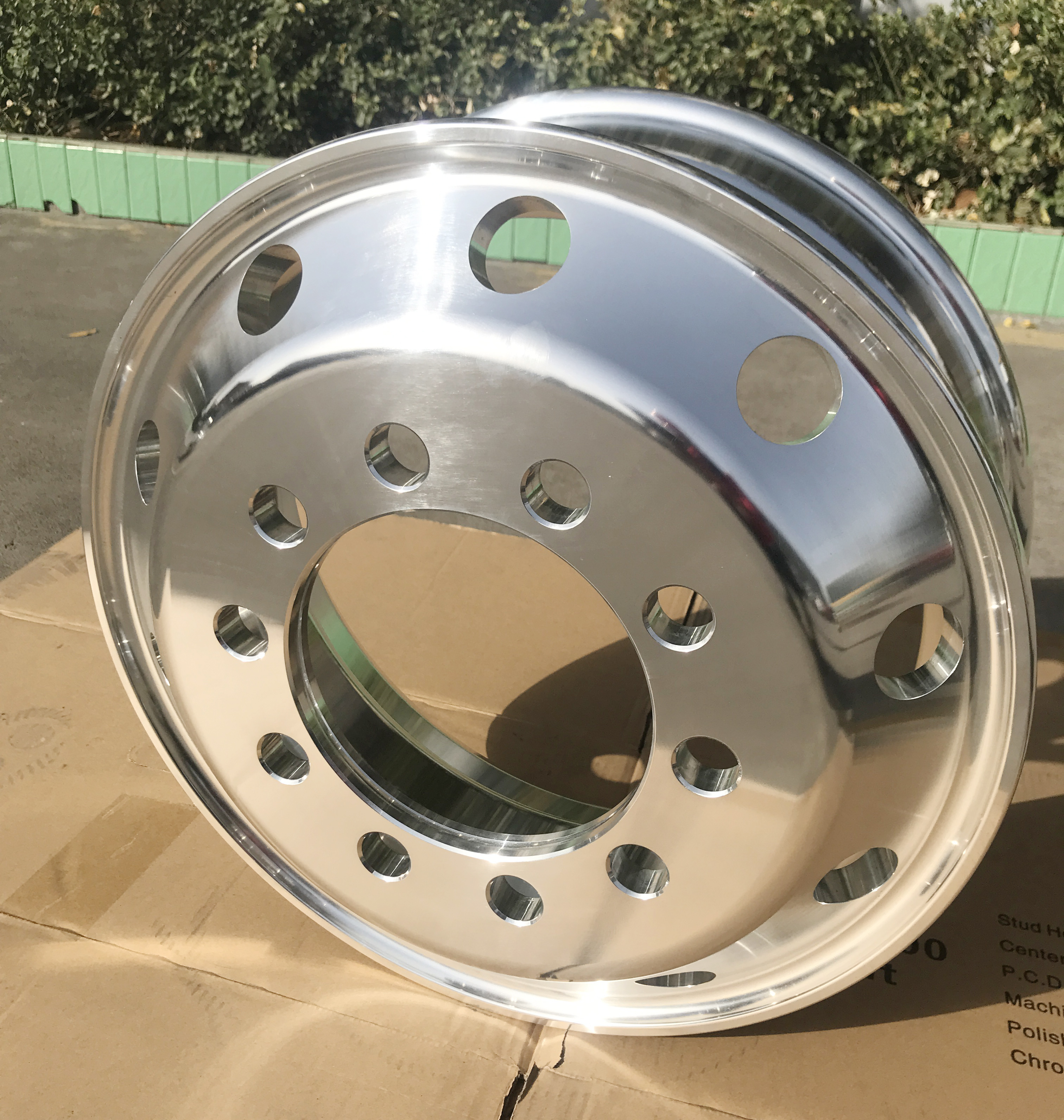 19.5x7.5 Aluminum Truck Wheel Hub