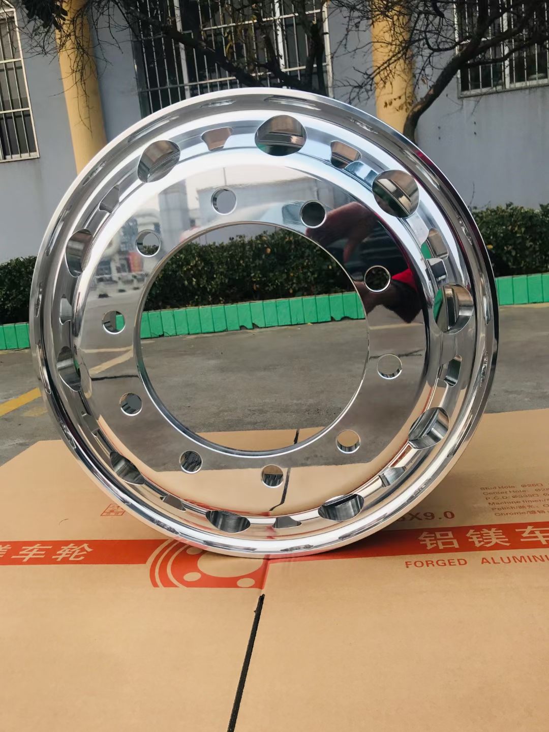 22.5x8.25-铝合金卡车轮毂