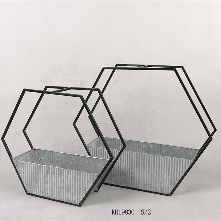 Metal +Wooden Pot