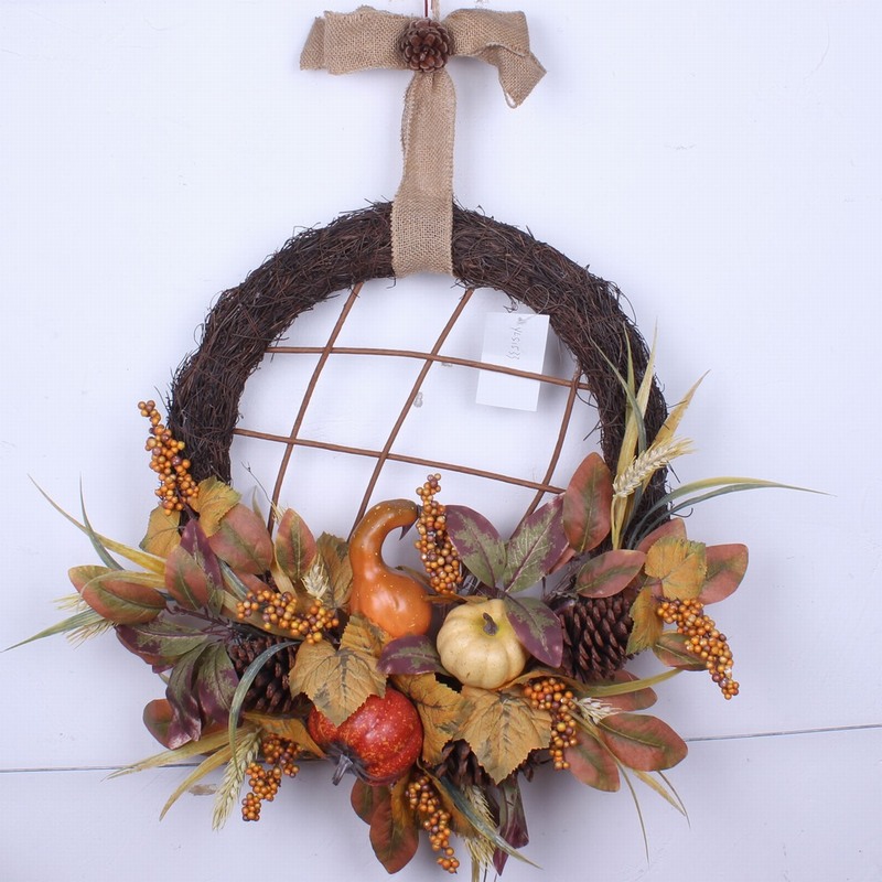 Salable new design autumn fall decorative hanging wreath with ornaments