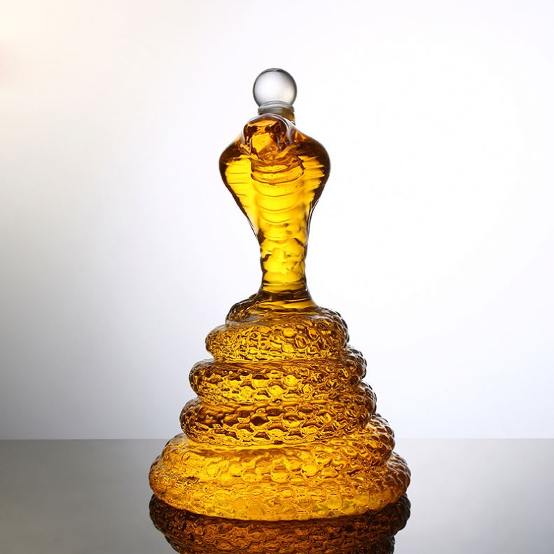 Fancy handmade clear single glass wine decanter