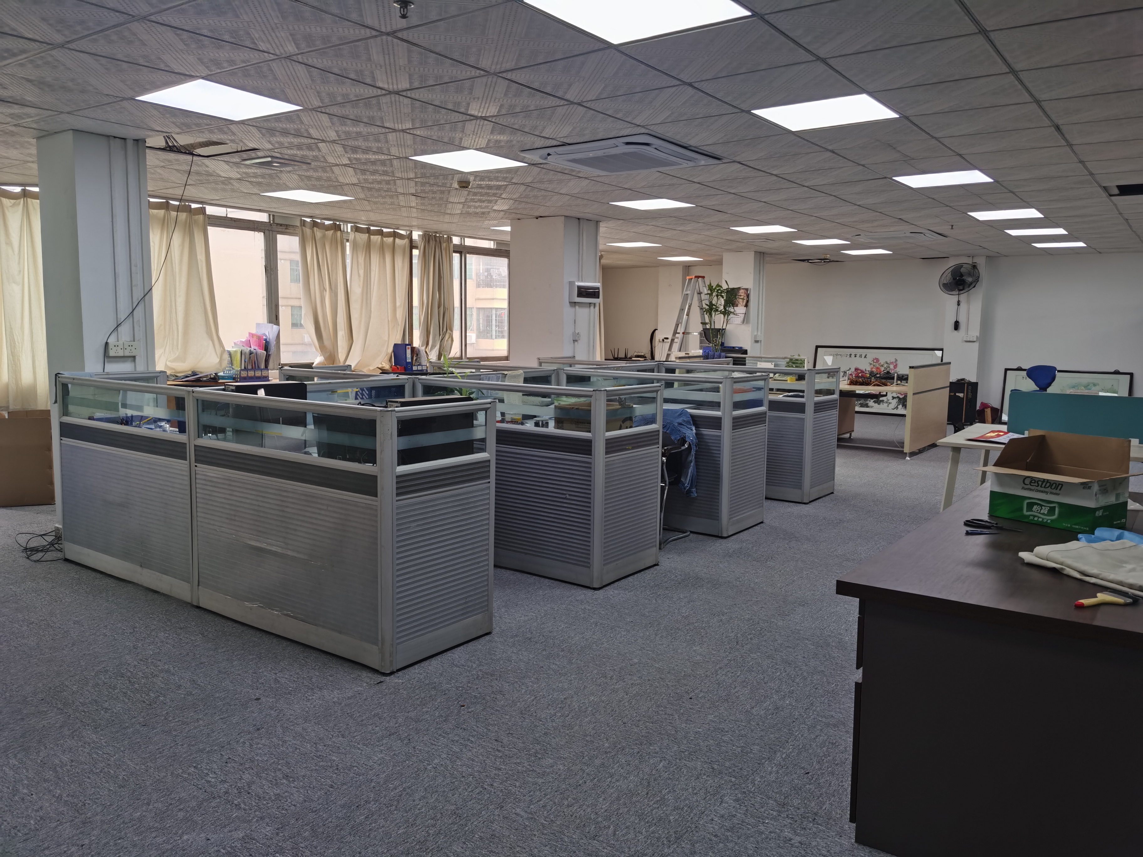 Guangzhou Yongming Clothing Co., Ltd. – denim clothing 2