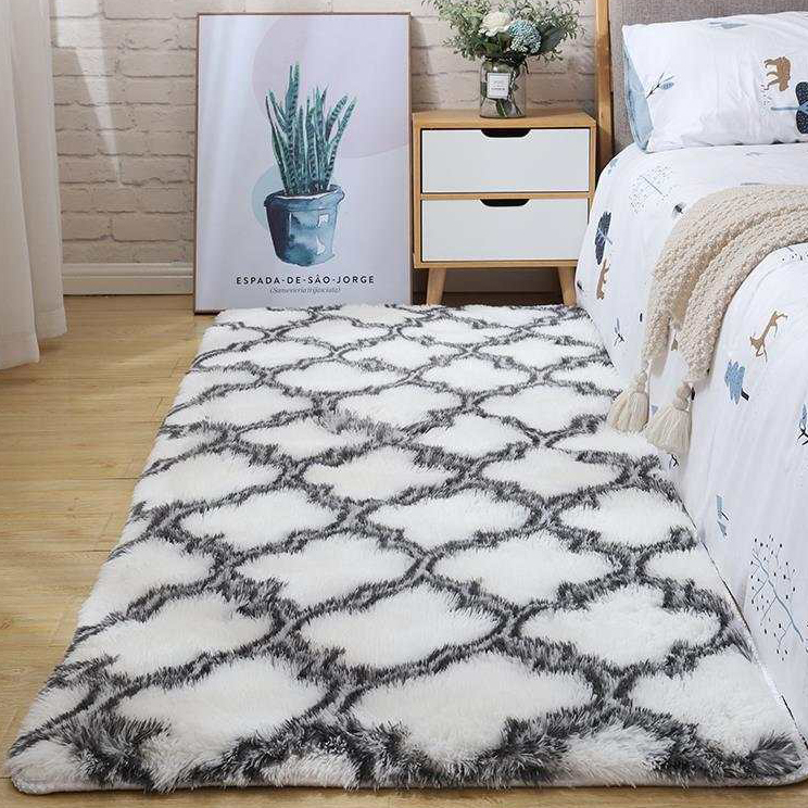 Plush Silky Shaggy Rug with Design