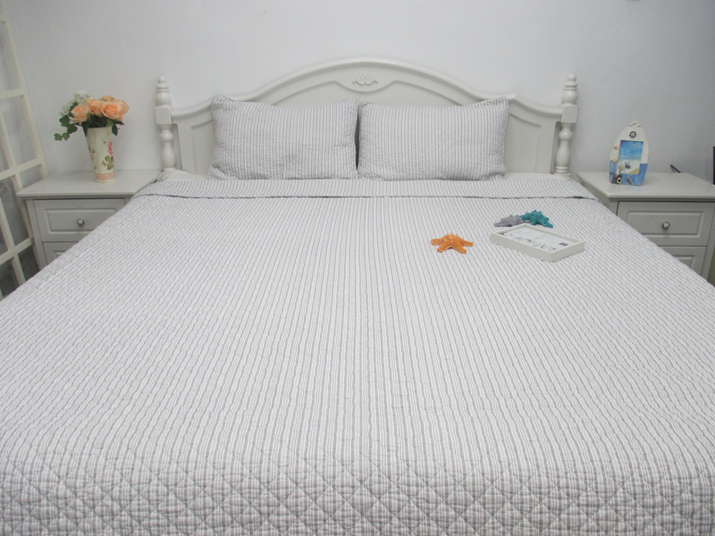 Simple style comfortable soft cotton quilt