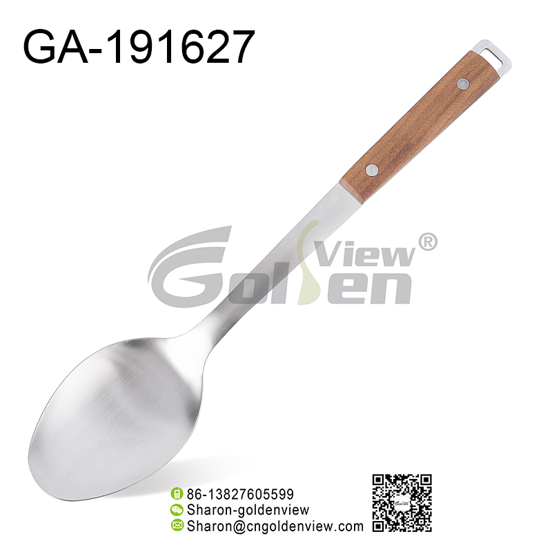 Solid spoon