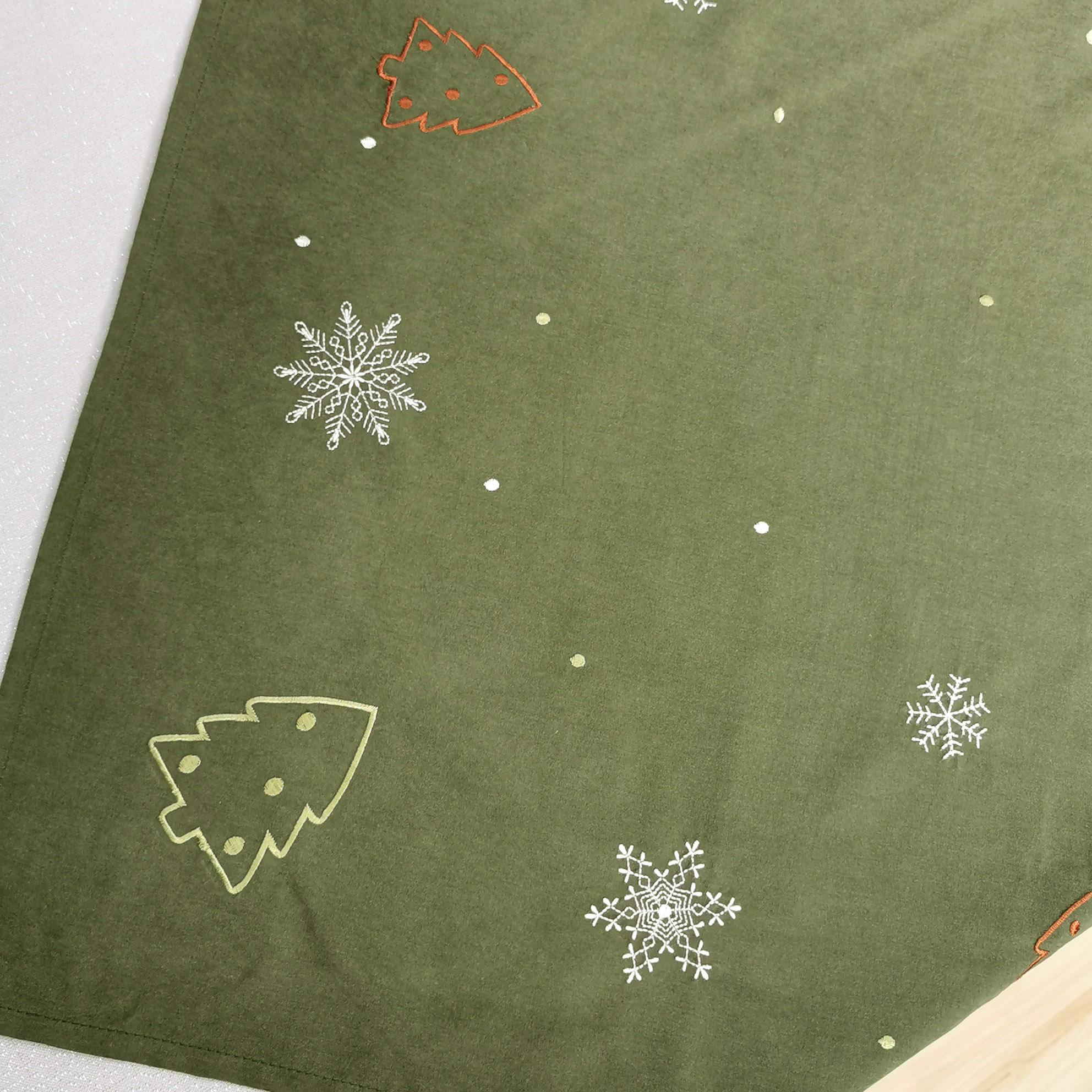 Poly Embroidery Tablecloth